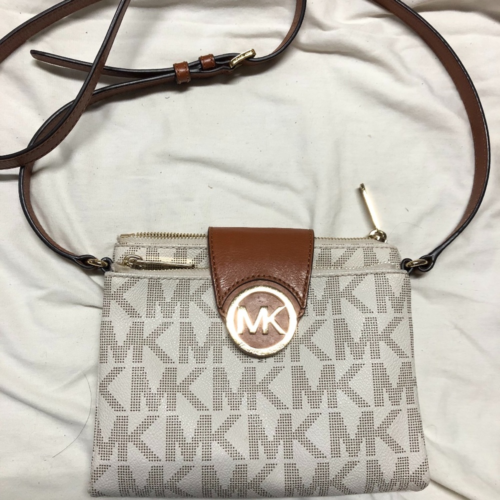 Michael Kors Fulton Large Crossbody